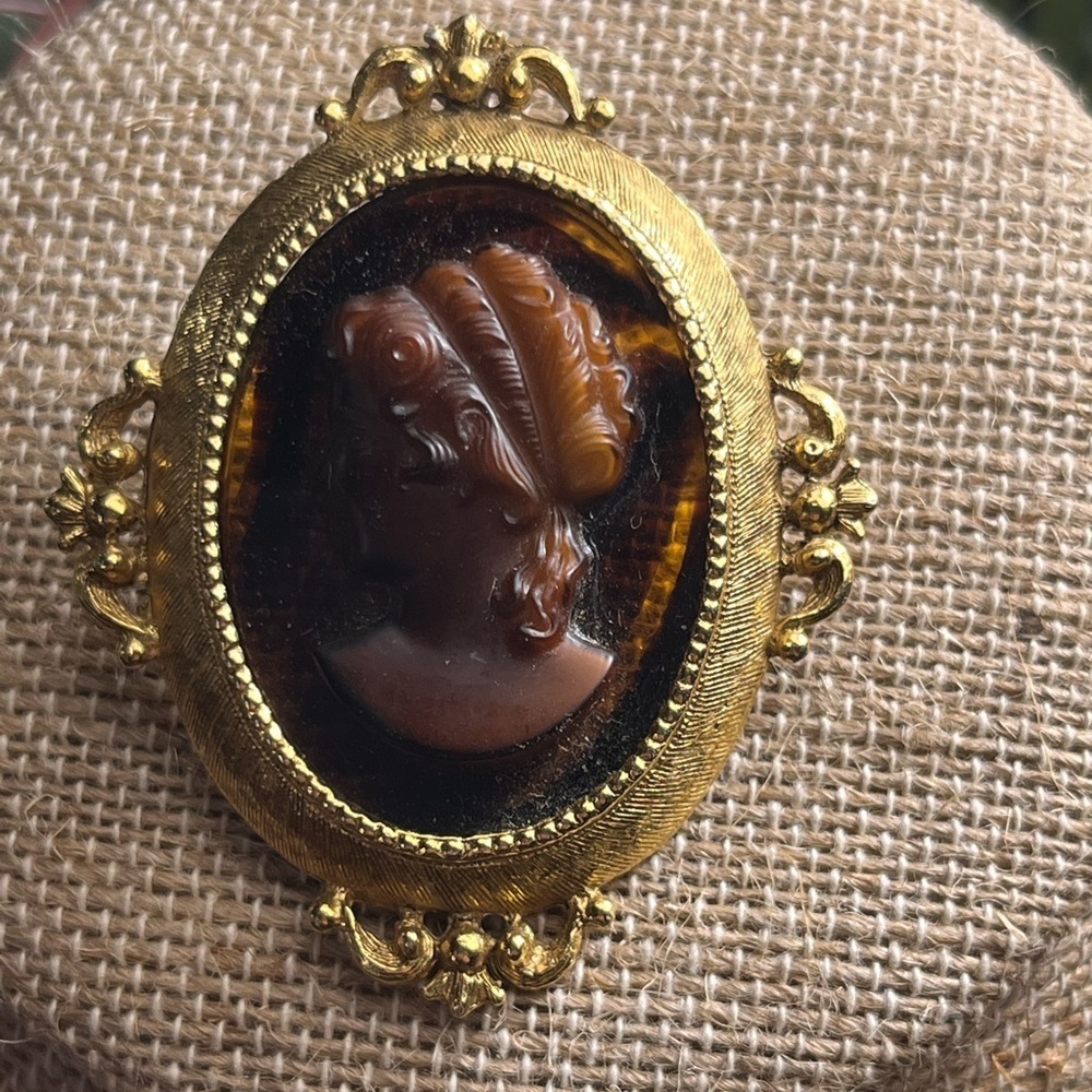 Vintage Cameo Gold Brooch by Florenza